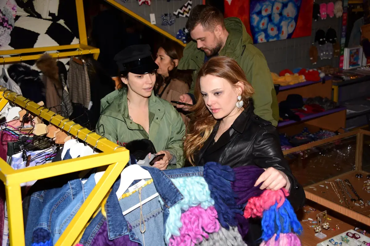 Naz Elmas Yeni Markası Verynazz Shoppe'la Modül İstanbul'da!