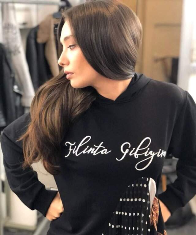 Neslihan Atagül'ün Bornozlu Paylaşımına, Beğeni Yağdı
