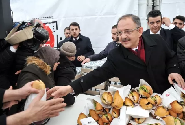 Özhaseki, Kılıçdaroğlu'ndan Aldığı Tazminat ile Ankaralılara Döner Ziyafeti Çekti