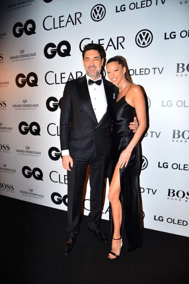 Şeyma Subaşı ve Hazal Filiz Küçükköse Ödül Töreninde Pişti Oldu