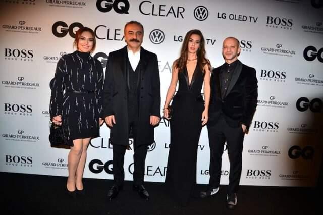 Şeyma Subaşı ve Hazal Filiz Küçükköse Ödül Töreninde Pişti Oldu