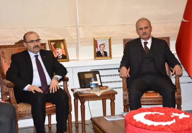 Bakan Turhan'dan Trabzon Valiliğine Ziyaret Bakan Turhan'dan Trabzon Valiliğine Ziyaret