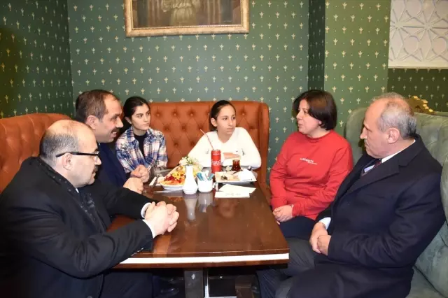 Bakan Turhan'dan Trabzon Valiliğine Ziyaret Bakan Turhan'dan Trabzon Valiliğine Ziyaret