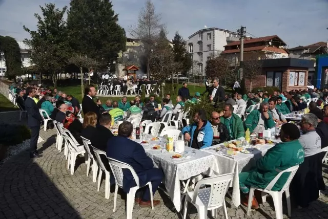 Başkan Doğan, Çalışanlarıyla Yemekte Bir Araya Geldi Başkan Doğan, Çalışanlarıyla Yemekte Bir Araya Geldi