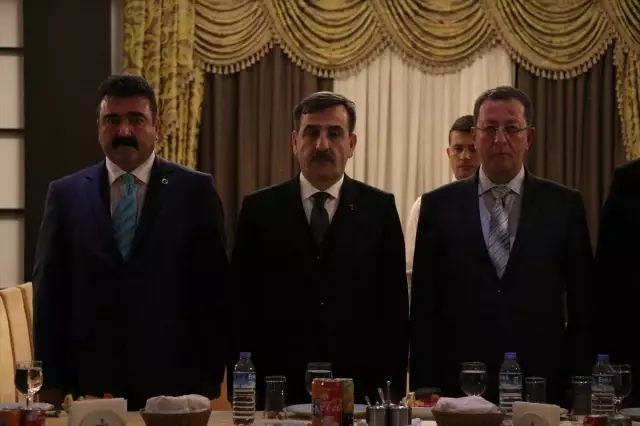 Bu Milletin Feraseti ve Dirayetiyle Hain Darbe Girişimi Engellendi