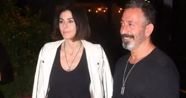 Cem Yılmaz, Aşk Sorusuna Verdiği Cevap ile Defne Samyeli'ye Jest Yaptı Cem Yılmaz, Aşk Sorusuna Verdiği Cevap ile Defne Samyeli'ye Jest Yaptı