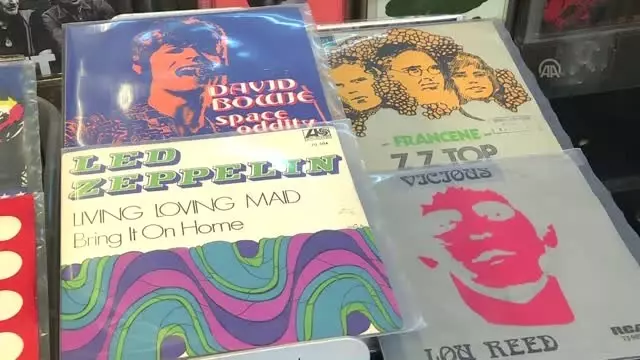 Collectors Of Rare Vinyl Lps Find Treasure Trove İn Turkey