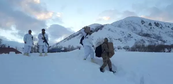 Jandarmadan Helikopterle Köy Ziyaretleri