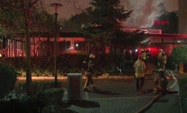 Son Dakika! Marmara Üniversitesinde Korkutan Yangın! Ekipler Müdahale Ediyor