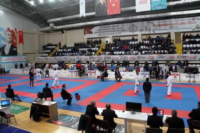 Türkiye Karate Şampiyonası Fethiye'de Devam Ediyor Türkiye Karate Şampiyonası Fethiye'de Devam Ediyor