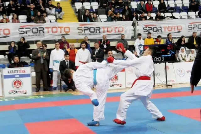 Türkiye Karate Şampiyonası Fethiye'de Devam Ediyor Türkiye Karate Şampiyonası Fethiye'de Devam Ediyor