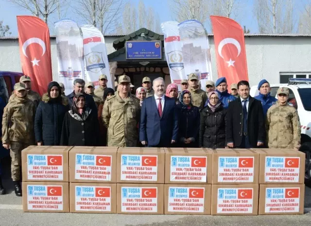 Tuşbalı Kadınlardan Mehmetçiğe 'Anne Sıcaklığında' Destek Tuşbalı Kadınlardan Mehmetçiğe 'Anne Sıcaklığında' Destek