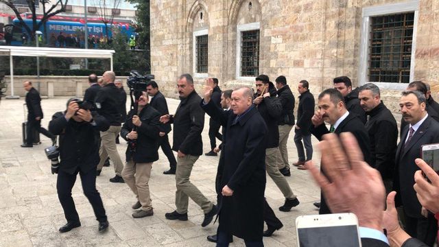 Göründüğü Gibi Olan Gücünü Milletten Alan