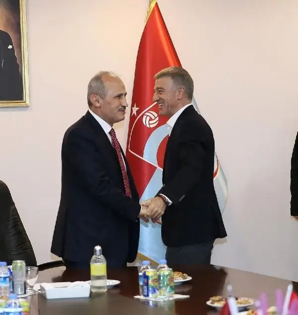 Bakan Cahit Turhan, Trabzonspor'u Ziyaret Etti Bakan Cahit Turhan, Trabzonspor'u Ziyaret Etti