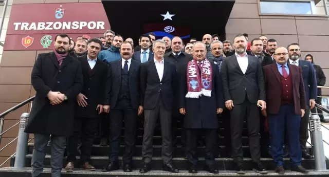 Bakan Turhan'dan Trabzonspor'a Ziyaret Bakan Turhan'dan Trabzonspor'a Ziyaret