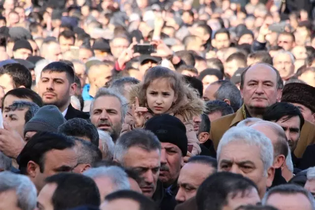 Ozan Arif'e Son Görev