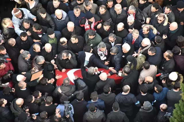 Ozan Arif Son Yolculuğuna Uğurlandı