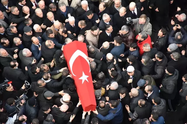 Ozan Arif Son Yolculuğuna Uğurlandı