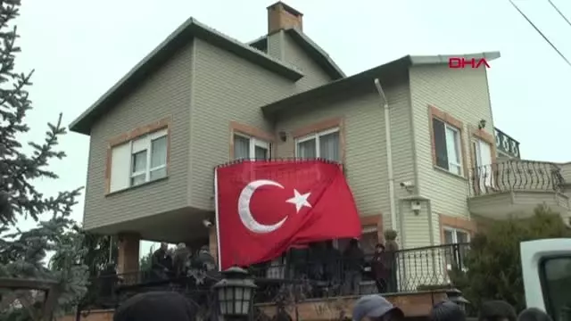 Samsun Ozan Arif Son Kez Evinden Uğurlandı Samsun Ozan Arif Son Kez Evinden Uğurlandı