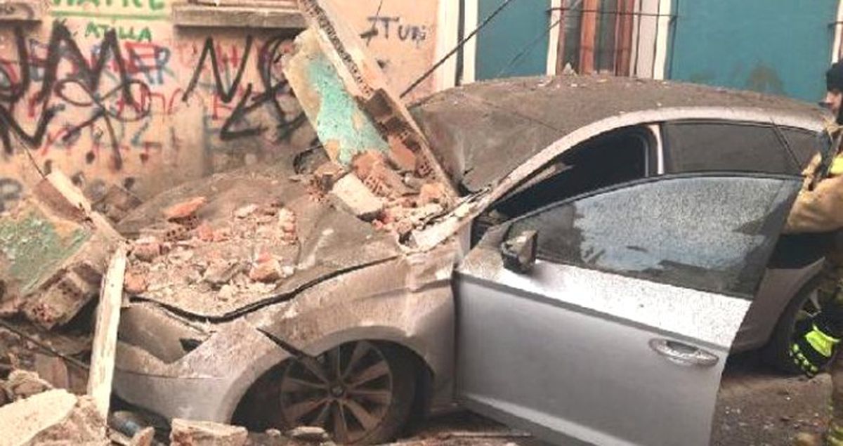 İstanbul'da Yine Aynı Korku! Balat'ta 4 Katlı Bina Çöktü
