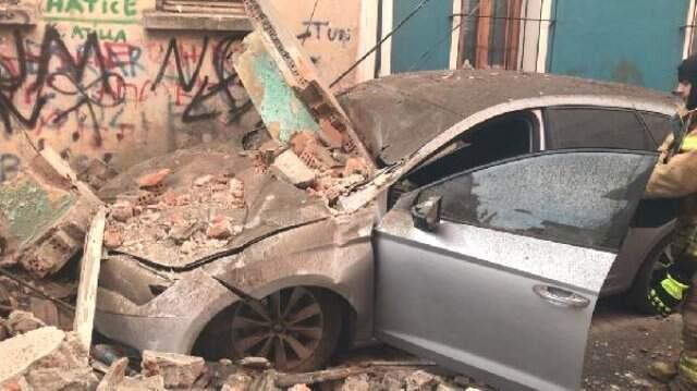 Son Dakika! Balat'ta 4 Katlı Bina Çöktü