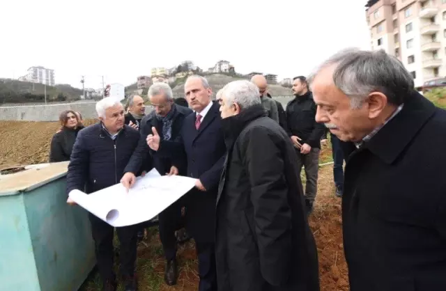 Ulaştırma ve Altyapı Bakanı Turhan, Yapımı Süren Kanuni Bulvarı'nda İncelemelerde Bulundu Ulaştırma ve Altyapı Bakanı Turhan, Yapımı Süren Kanuni Bulvarı'nda İncelemelerde Bulundu