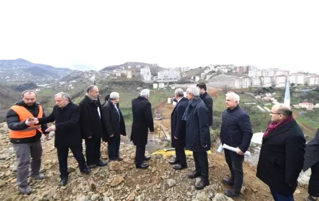 Ulaştırma ve Altyapı Bakanı Turhan, Yapımı Süren Kanuni Bulvarı'nda İncelemelerde Bulundu Ulaştırma ve Altyapı Bakanı Turhan, Yapımı Süren Kanuni Bulvarı'nda İncelemelerde Bulundu