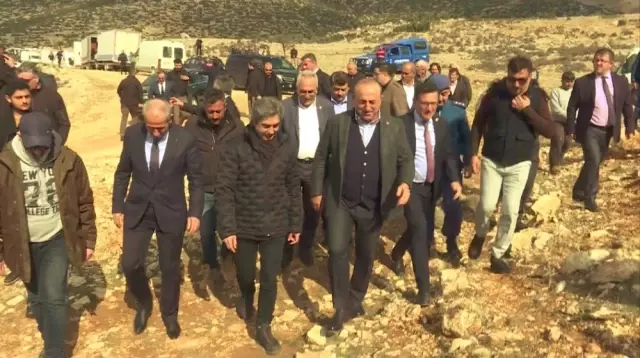 Bakan Çavuşoğlu'dan 'Nöbet' Dizisi Setine Ziyaret Bakan Çavuşoğlu'dan 'Nöbet' Dizisi Setine Ziyaret