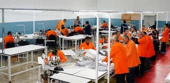Cezaevinde Mahkumlar Hem Meslek Öğreniyor Hem Para Kazanıyor