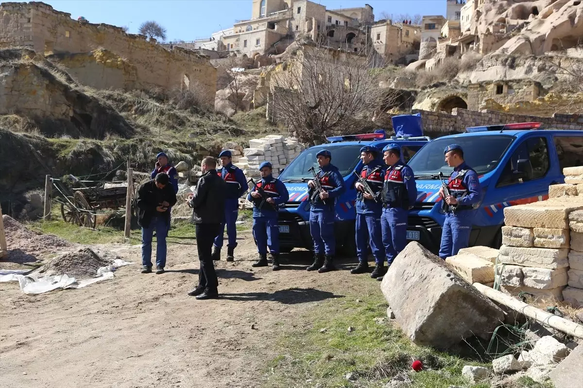 Kapadokya'da Peribacaları Yakınındaki Yapıların Yıkılması