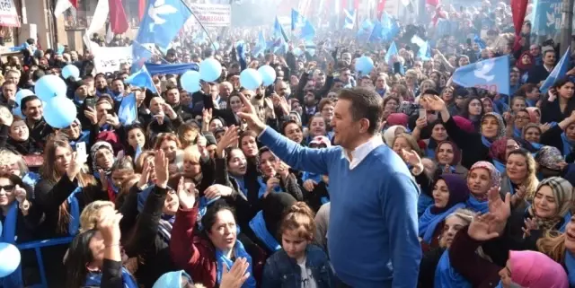 Mustafa Sarıgül'den Öğrencilere Mustafa Sarıgül'den Öğrencilere