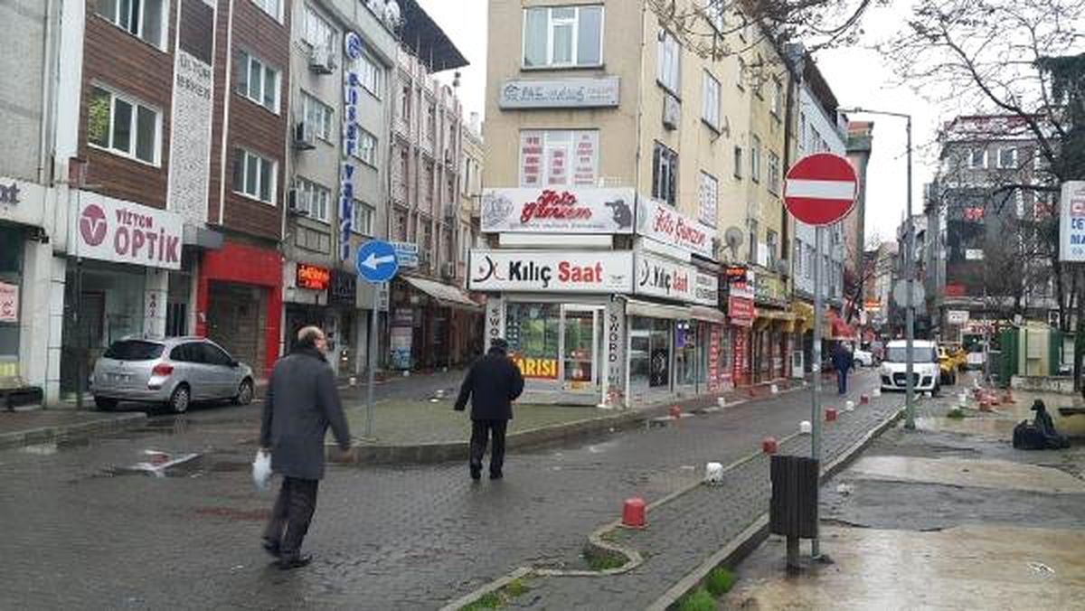 Sürücüleri Şaşkına Çeviren Trafik Levhası