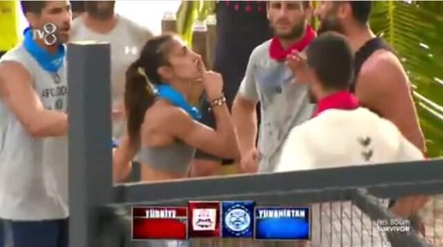 Survivor'da Sevinç Gerginliği! Acun Ilıcalı, Hikmet ile Yunan Yarışmacı Arasındaki Tartışmaya Müdahale Etti
