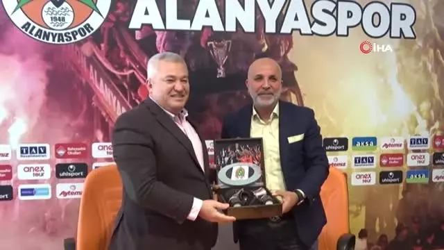 Altso Başkanı Şahin: 'Yazılanlar Doğruysa Denizli Emniyet Müdürü Özür Dilemeli' Altso Başkanı Şahin: 'Yazılanlar Doğruysa Denizli Emniyet Müdürü Özür Dilemeli'