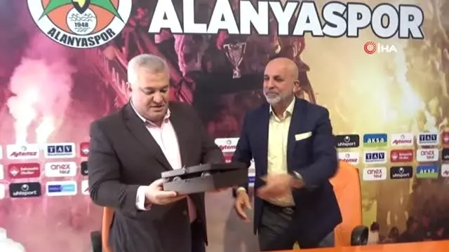 Altso Başkanı Şahin: 'Yazılanlar Doğruysa Denizli Emniyet Müdürü Özür Dilemeli' Altso Başkanı Şahin: 'Yazılanlar Doğruysa Denizli Emniyet Müdürü Özür Dilemeli'