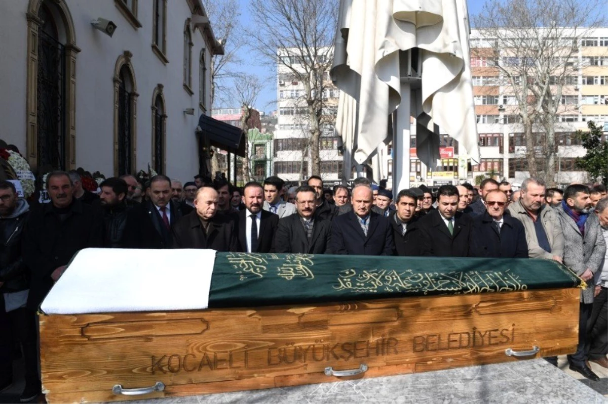 Bakan Turhan, Emekli Tarih Öğretmenin Cenaze Törenine Katıldı