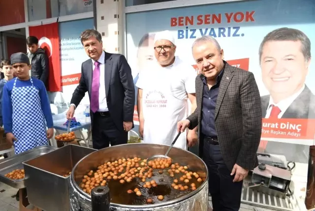 Başkan Adayı Böcek'e Büyük Sevgi Gösterisi Başkan Adayı Böcek'e Büyük Sevgi Gösterisi