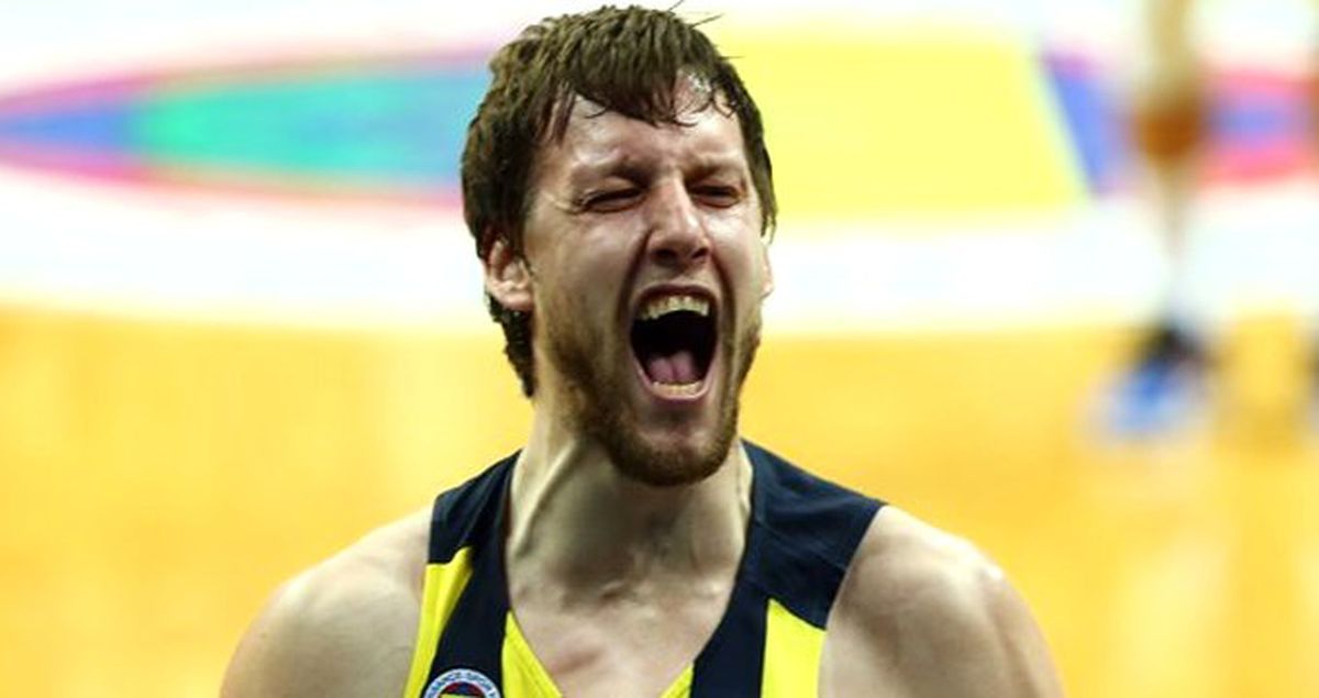 Fenerbahçe Beko, Vesely'nin Sözleşmesini 3 Yıl Uzattı