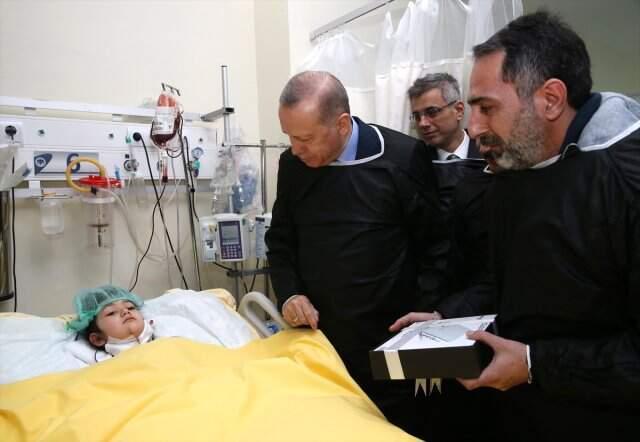 Kartal'da Çöken Binadan Kurtarılan Minik Azra'nın Sözleri Duyanları Duygulandırdı
