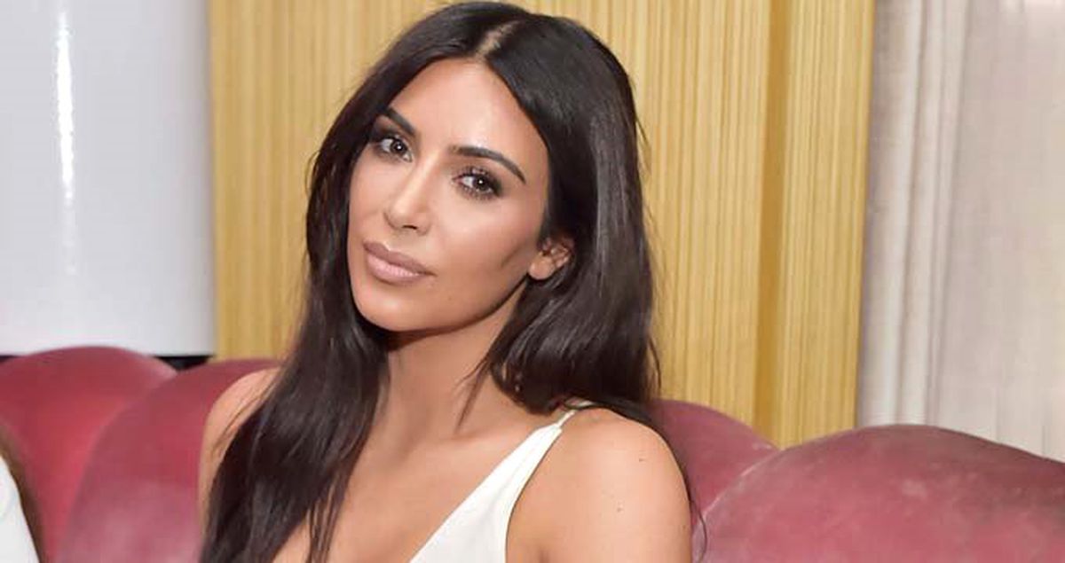 Kim Kardashian, Sadece Göğüs Ucunu Kapatan Elbisesiyle Tüm Dikkatleri Üzerine Çekti