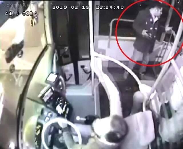 Otobüsündeki Taciz Şüphelisini Döverek Karakola Telim Eden Şoför, O Anları Anlattı