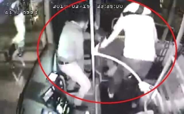 Otobüsündeki Taciz Şüphelisini Döverek Karakola Telim Eden Şoför, O Anları Anlattı