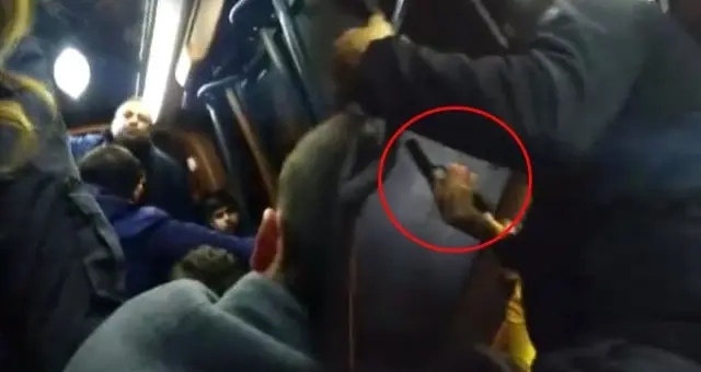 İstanbul'da Dehşet! Gözü Dönmüş Saldırganlar, İçi Yolcu Dolu Minibüsü Taradı İstanbul'da Dehşet! Gözü Dönmüş Saldırganlar, İçi Yolcu Dolu Minibüsü Taradı