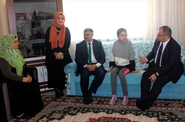 Kaymakam Üçer'den Evde Eğitim Gören Öğrencilere Ziyaret