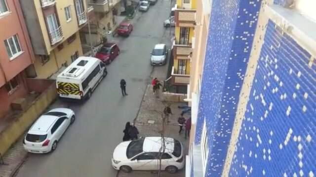 Sokak Ortasında Pompalı Tüfek Dehşeti Kameralara Yansıdı