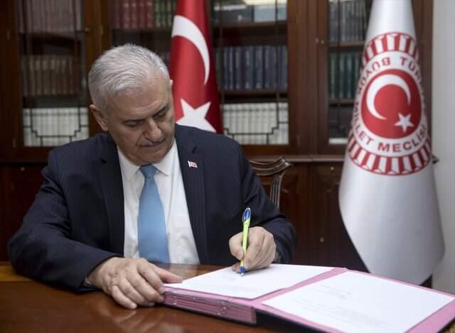 Son Dakika! Binali Yıldırım, Meclis Başkanlığı Görevini Celal Adan'a Devretti