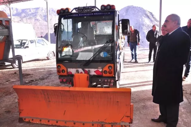 Tosya Belediyesi'ne 3 Araç Hibe Edildi