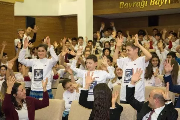 Türkiye'nin Bilim Kahramanları İzmir'de Yarışacak