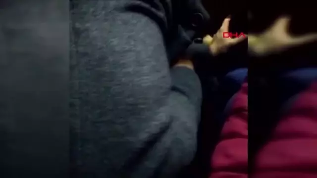 Yolcu Dolu Minibüste Silahlı Dehşet Yolcu Dolu Minibüste Silahlı Dehşet
