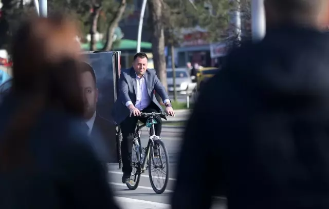 Bisikleti Seçim Aracı Oldu